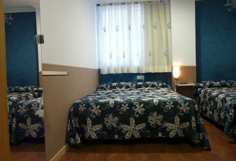 اتاق استاندارد سه نفره, Hostal Gaudi Cuenca