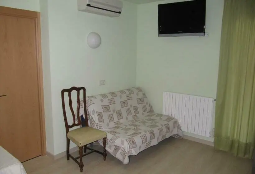 3-Bett-Standardzimmer, Hostal La Vila