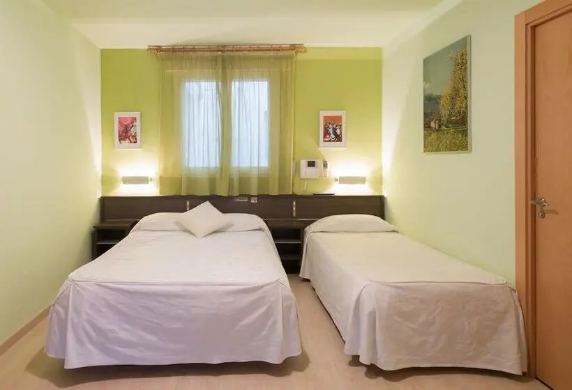 3-Bett-Standardzimmer, Hostal La Vila