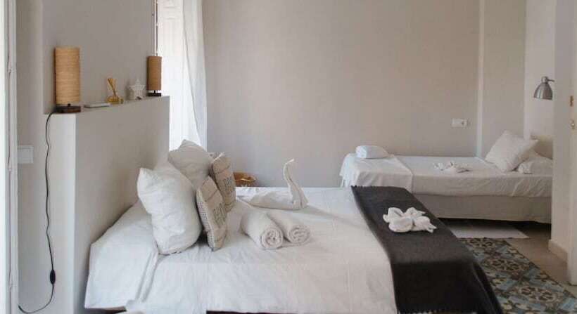 اتاق سوپریور سه تخته, Hostal Vidamia