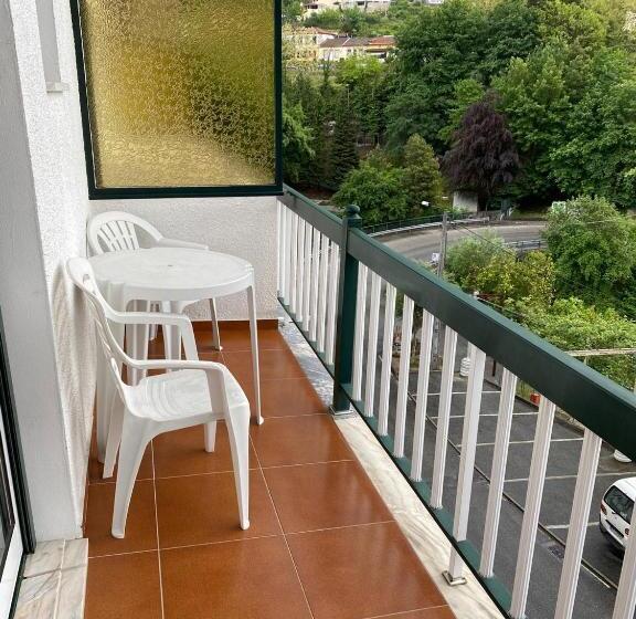 スタンダードルーム, O Pimpao