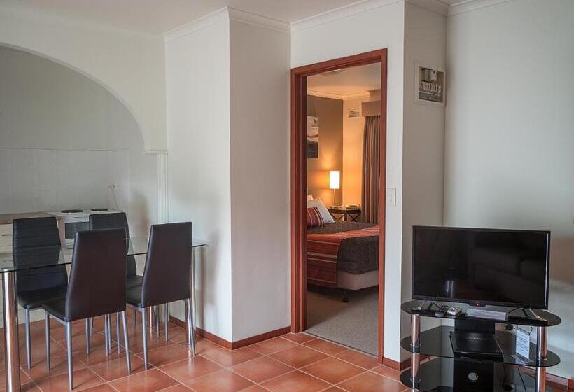 Апартаменты 1 Спальня, Redwood Manor Motel Apartments