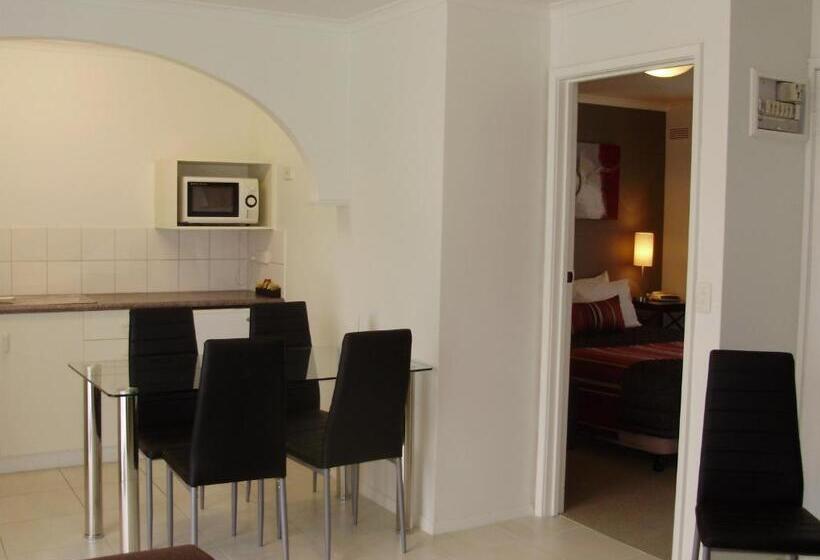 Апартаменты 1 Спальня, Redwood Manor Motel Apartments