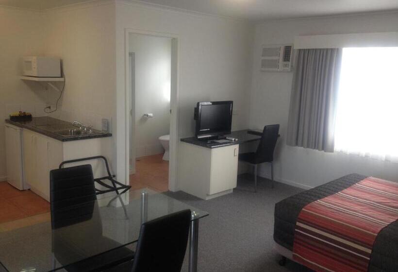 Люкс, Redwood Manor Motel Apartments