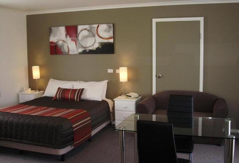 Люкс, Redwood Manor Motel Apartments