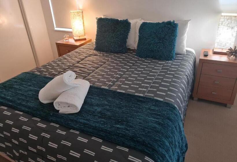 Номер Стандарт, Surfcomber On The Beach