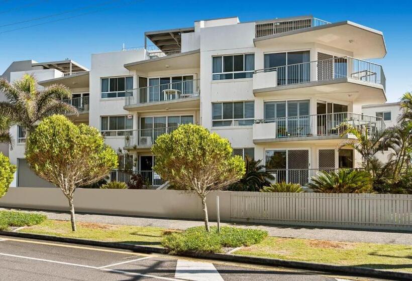 Номер Стандарт, Surfcomber On The Beach