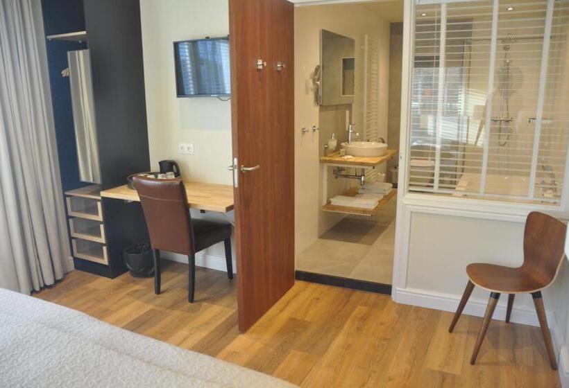 חדר משפחתי, Sanders De Paauw