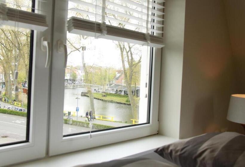 חדר משפחתי, Sanders De Paauw