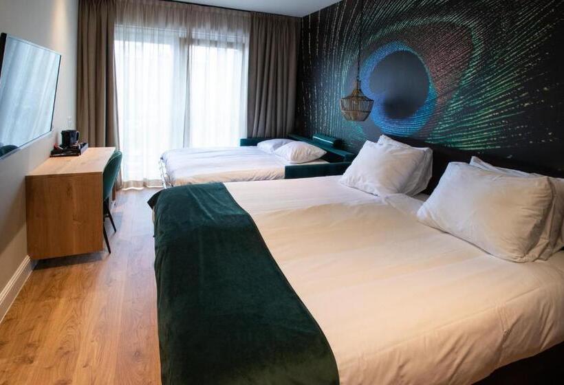 חדר משפחתי, Sanders De Paauw