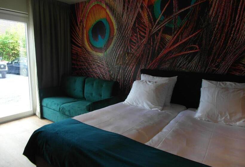 חדר משפחתי, Sanders De Paauw