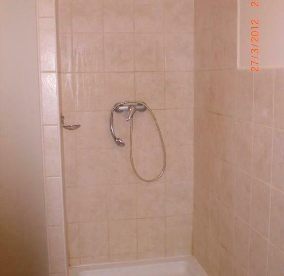 スタンダードシングルルーム, Na 15 Kopách