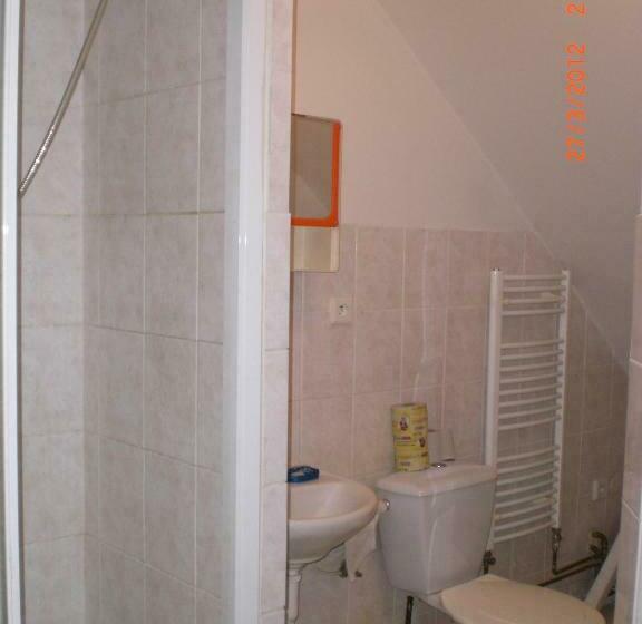 スタンダードシングルルーム, Na 15 Kopách