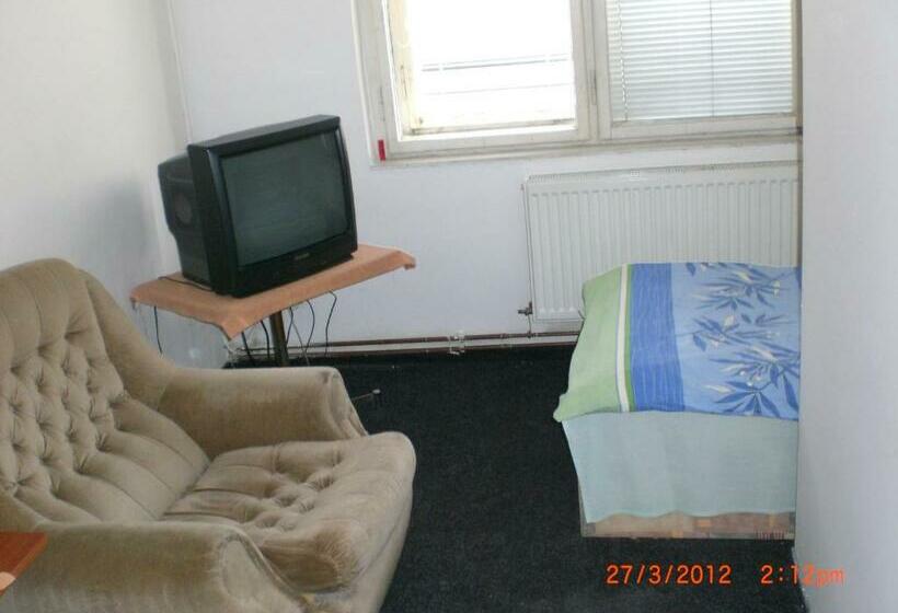 スタンダードシングルルーム, Na 15 Kopách