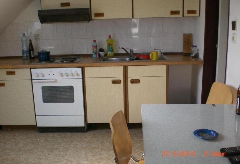 １ベッドルームアパートメント, Na 15 Kopách