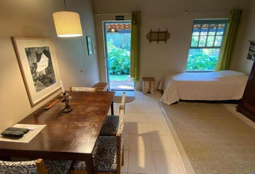 스탠다드 스튜디오, Pousada Dos Anjos