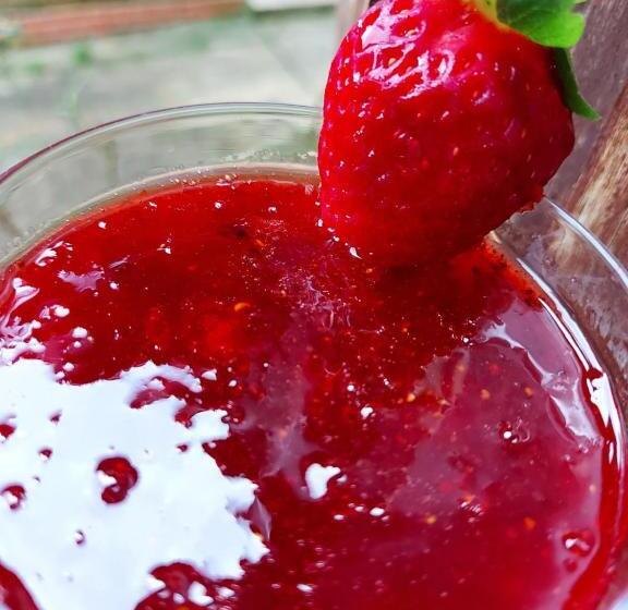 带阳台标准四人间, Pousada Recanto Da Montanha