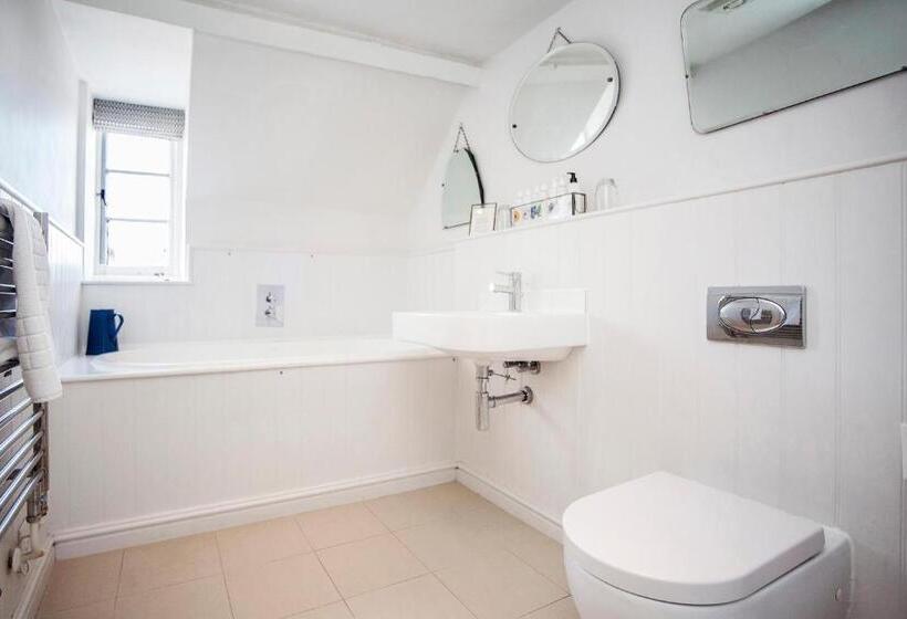 חדר סטנדרט, The Swan