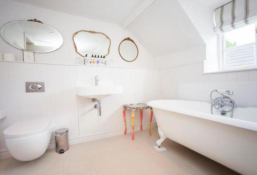 חדר סטנדרט, The Swan