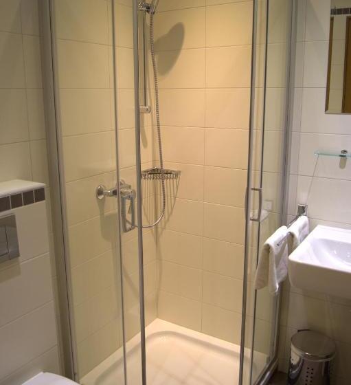 Номер Стандарт Трехместный, Weingut & Gästehaus Zum Seeblick   Familie Sattler