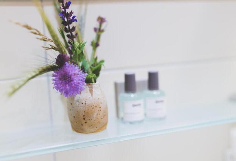 Номер Стандарт Трехместный, Weingut & Gästehaus Zum Seeblick Familie Sattler