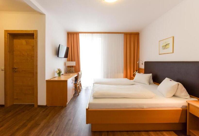 Номер Стандарт Трехместный, Weingut & Gästehaus Zum Seeblick   Familie Sattler