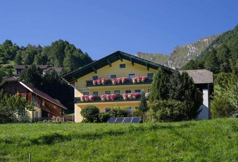 חדר משפחתי, Pension Waldhauser