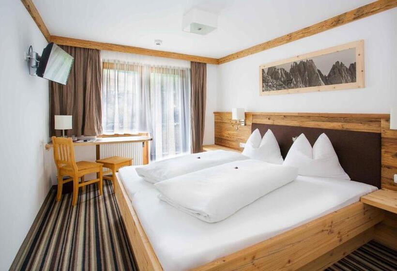 Standart Oda, Gasthof Zum Wilden Kaiser