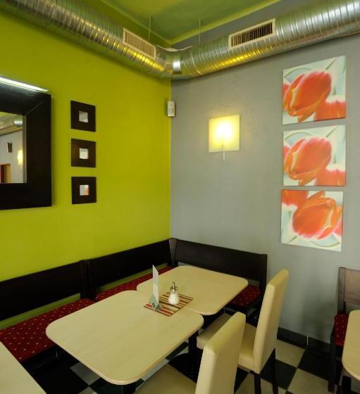 شقة غرفة واحدة, City