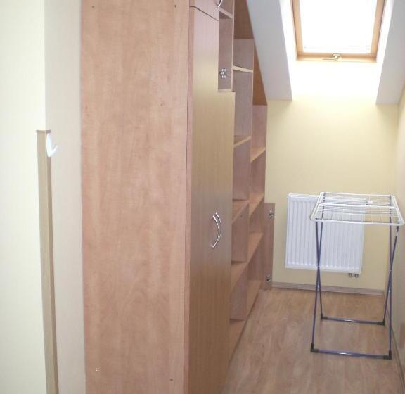 شقة غرفة واحدة, City