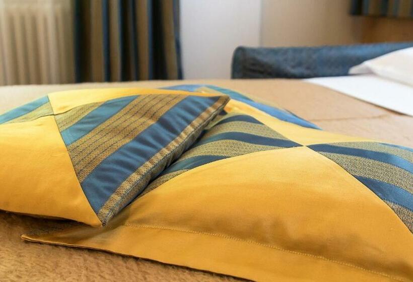 스탠다드 트리플 룸, Garnì La Dorada