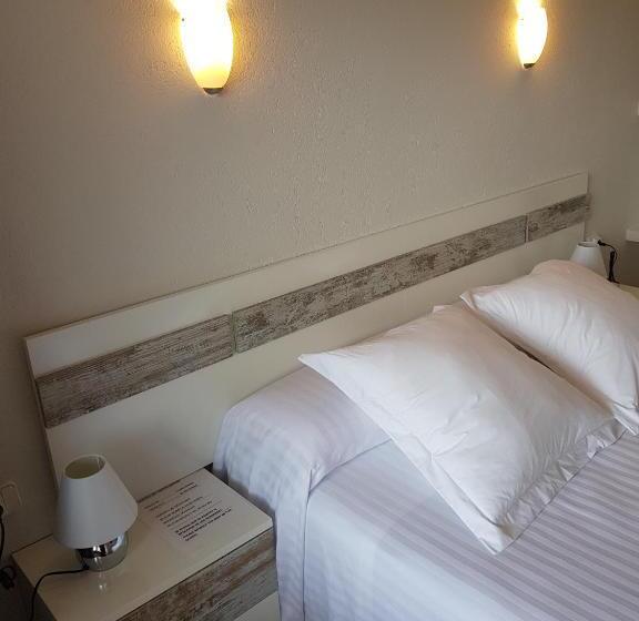 Номер Стандарт Вид на Море, Hostal Ondina