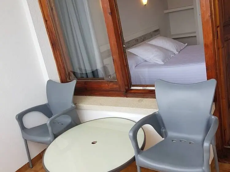 Standardzimmer mit Meerblick, Hostal Ondina