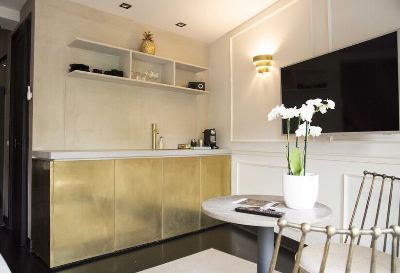 스탠다드 스튜디오, House Of Amstel