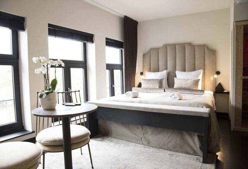 스탠다드 스튜디오, House Of Amstel