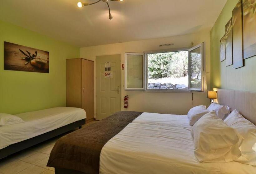 Номер Стандарт Трехместный, Les Arbousiers Village Hôtel Provençal