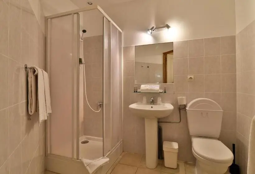 スタンダード4人部屋, Les Arbousiers Village Hôtel Provençal