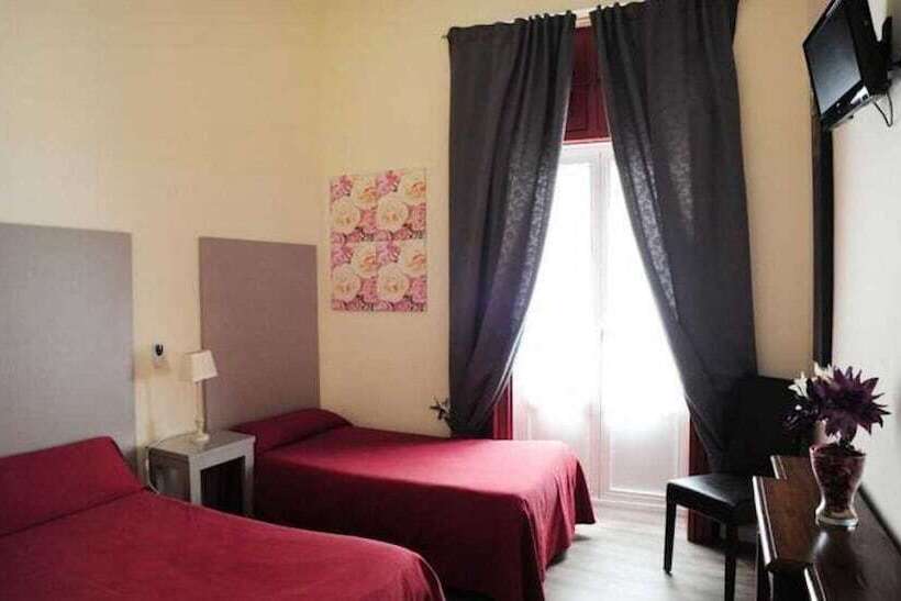 Quarto Triplo Standart, Hospederia Marques