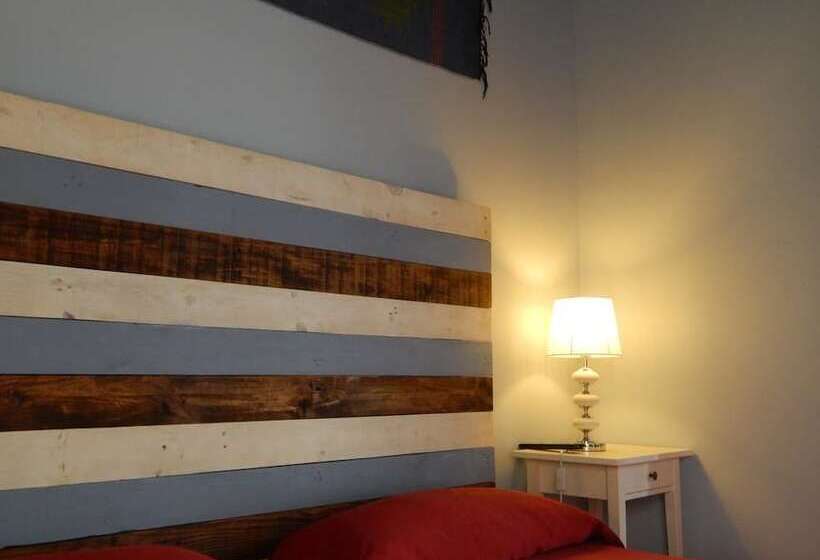 Quarto Standard Casa de Banho Partilhada, Hospederia Marques