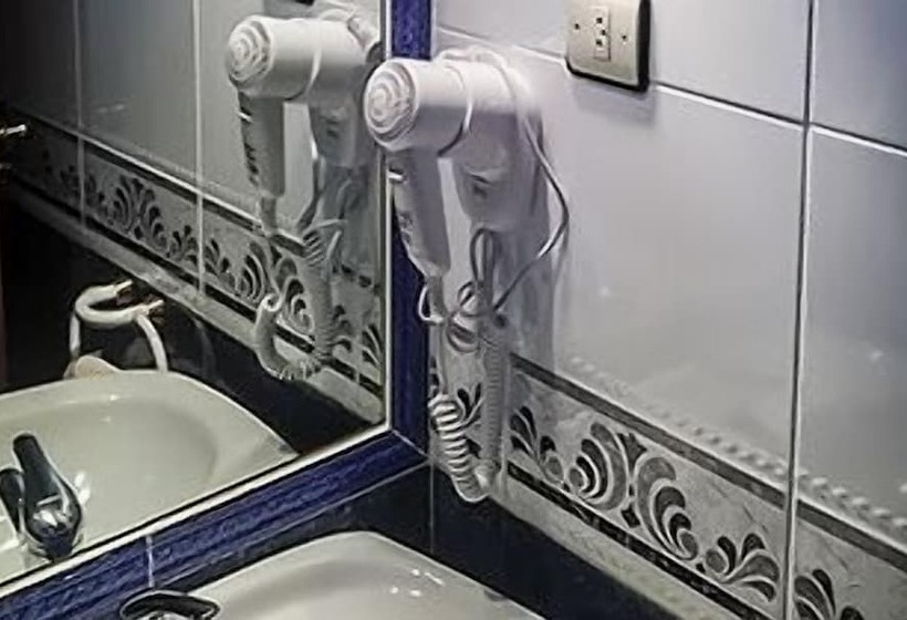 Номер Стандарт Трехместный, Hostal Restaurante La Trucha