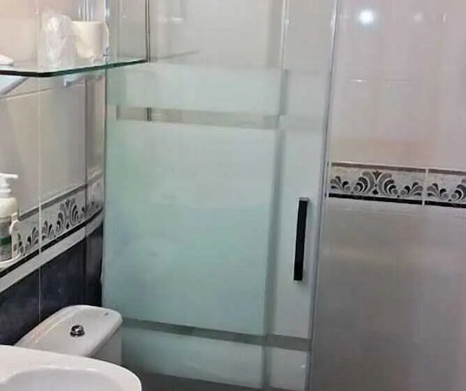 スタンダードトリプルルーム, Hostal Restaurante La Trucha