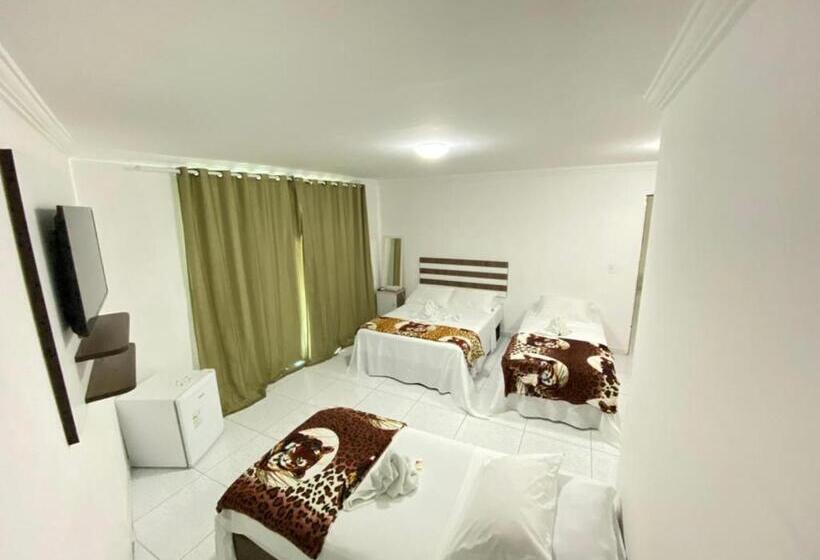 חדר לארבעה סטנדרטי עם מרפסת, Pousada Verdes Mares