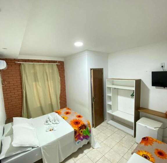 חדר לארבעה סטנדרטי עם מרפסת, Pousada Verdes Mares