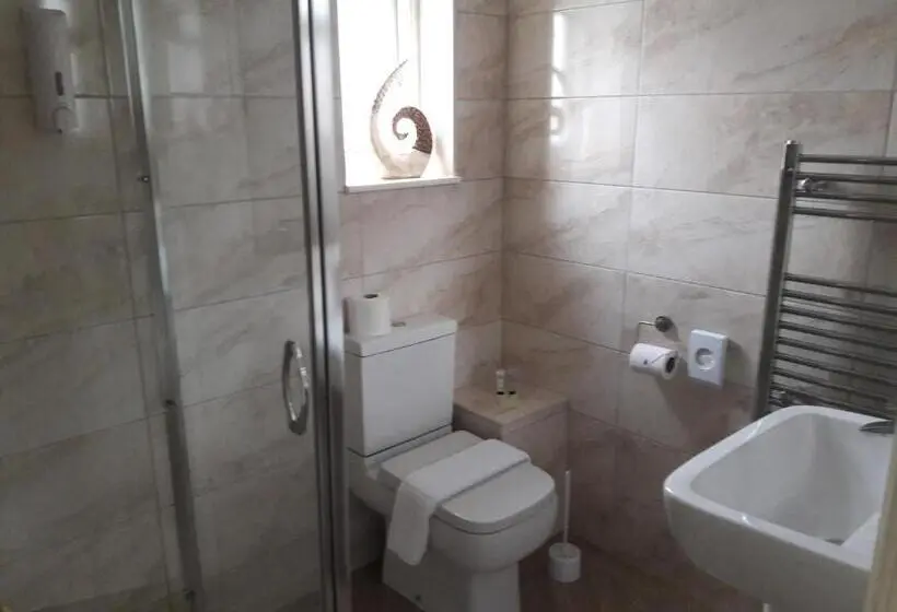 Basic-huone, Seren Villa