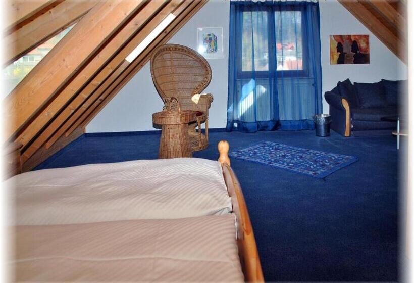 غرفة قياسية ثلاثية, Pension Deifel