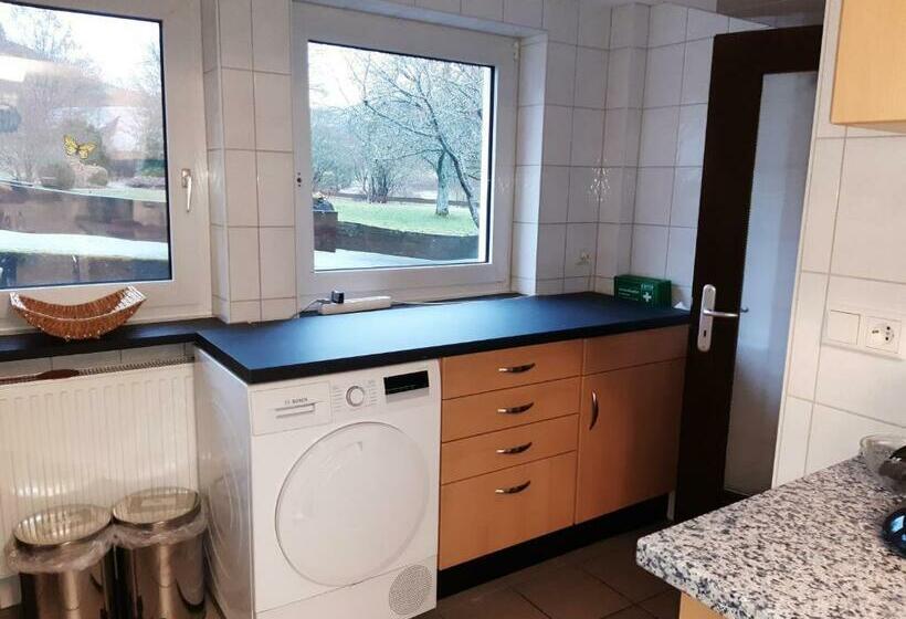 Дом 1 Спальня, Pension & Ferienhaus Latröpchen
