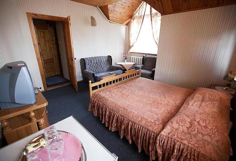 اتاق راحتی, Fortūna Guest House