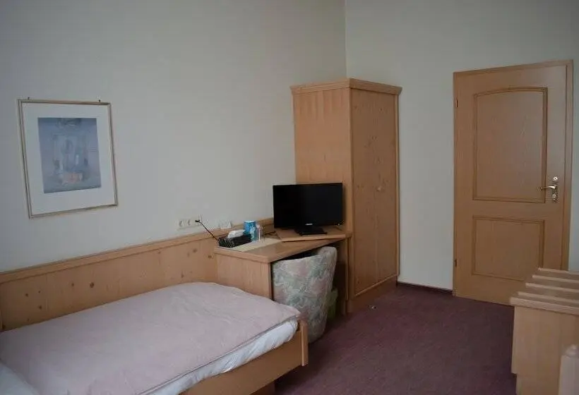 Standard Yhden Hengen Huone, Pension Haus Marga