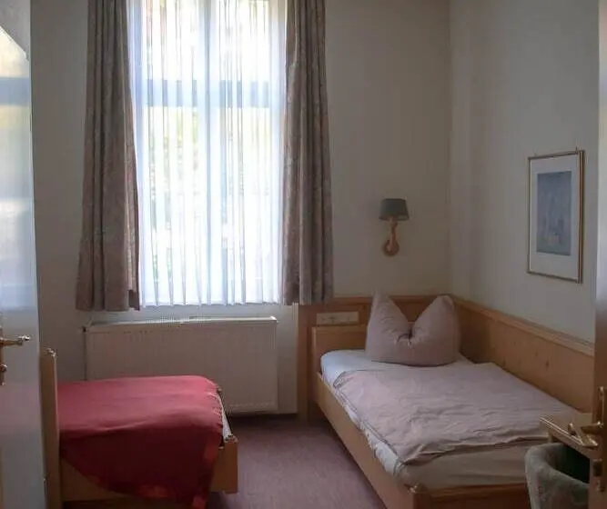 Standard Yhden Hengen Huone, Pension Haus Marga