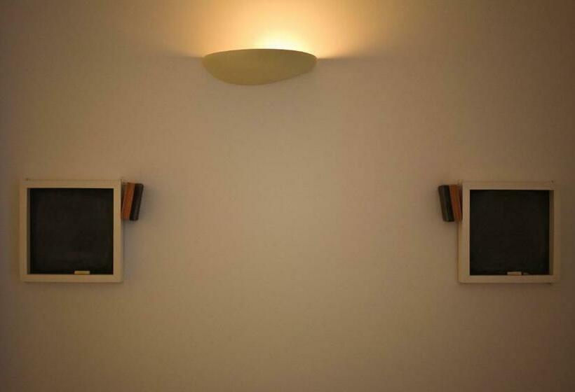 غرفة قياسية, Antiga Estació De Benifallet